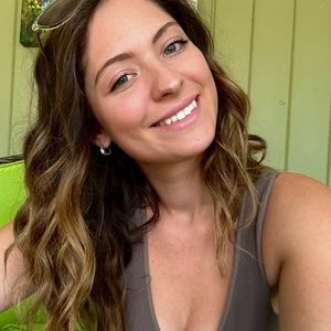 Meet your Posher, Casey